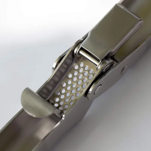 Miniatura 9 de MANNKITCHEN Prensa de ajo de acero inoxidable, picadora de ajo asistida por doble palanca de grado profesional resistente con depósito de alta
