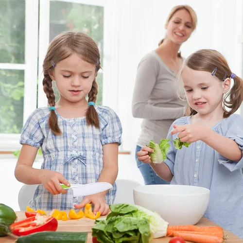 Miniatura 3 de Leking Juego de 3 cuchillos de cocina para niños, bordes dentados de plástico, para cocinar y cortar pasteles, frutas y verduras, perfectamente