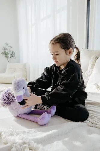 Miniatura 9 de The Petting Zoo Peluche de flamenco morado, regalos para niños, juguete de peluche de flamenco de Pazzion morado, 12 pulgadas