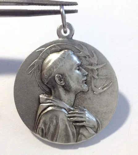 Miniatura 2 de Medalla de San Francisco de Asís Tamaño de la pájara 1260in Fabricado en alta resistencia