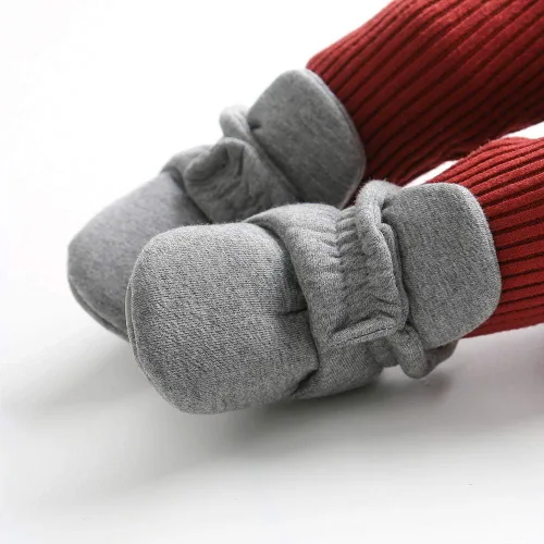 Miniatura 55 de Botines de forro polar para bebés, niños y niñas, pantuflas antideslizantes con agarre suave, zapatos de calcetín para recién nacidos, cuna