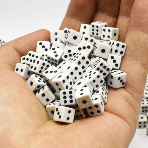 Miniatura 2 de 100 dados blancos de 0.315 pulgadas, dados de juego para adultos para matemáticas, actividad, tema de casino, recuerdos de fiesta, regalos, trucos