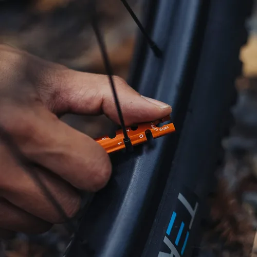 Miniatura 6 de Granite Stash - Kit de herramientas múltiples - Herramientas compactas para bicicleta almacenadas dentro del tubo de dirección, modelo de dirección
