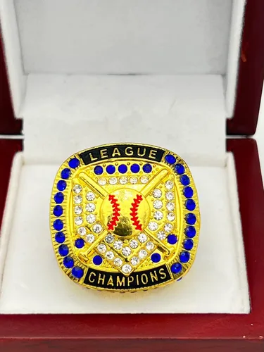 Miniatura 2 de Descuento Anillos deportivos HOME PLATE LEAGUE CHAMPION RING — CUERPO ORO, PIEDRA AZUL Artículo 5-34, Claro, Azul, Oro, Aleación, madera, zinc, oro
