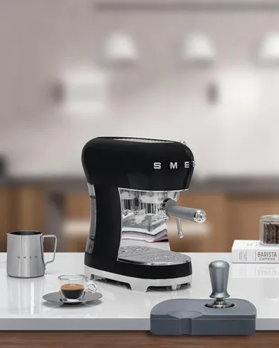 Miniatura 2 de Smeg - Máquina de café expreso manual con varita de vapor, 15 bares de presión, filtro porta de acero inoxidable, calentador de taza pasivo, Negro