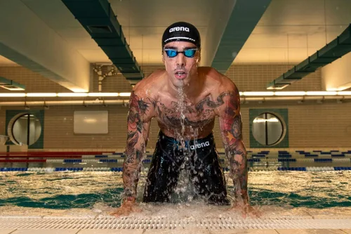 Miniatura 4 de Arena 3D Soft USA Gorro de natación unisex de silicona para adultos, para hombres y mujeres, para entrenamiento, competición y baño, para nadadores