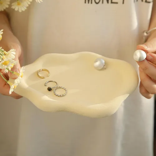 Miniatura 7 de Bandeja de joyería para mujer, soporte para platos para anillos, placa de cerámica única en forma de nube, cosas lindas, decoración de habitación