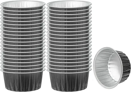 Restaurantware Ramequines desechables de 4.2 onzas con tapas, 100 vasos desechables redondos de crema brulee, tapas de cúpula aptas para horno, Negro