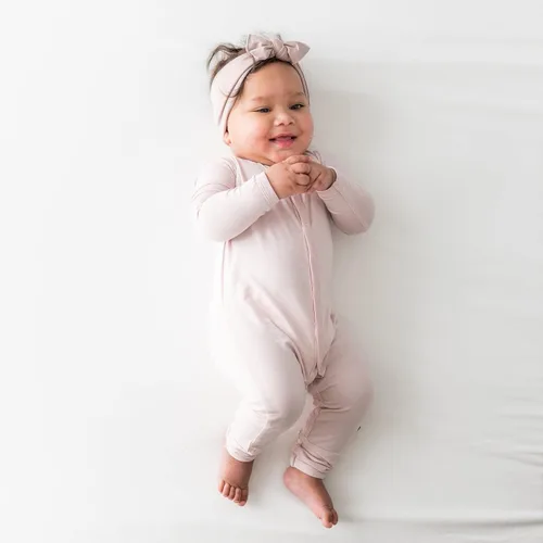 Miniatura 51 de KYTE BABY Mameluco suave unisex con cierre a presión, 97% rayón hecho de bambú, 3% elastano