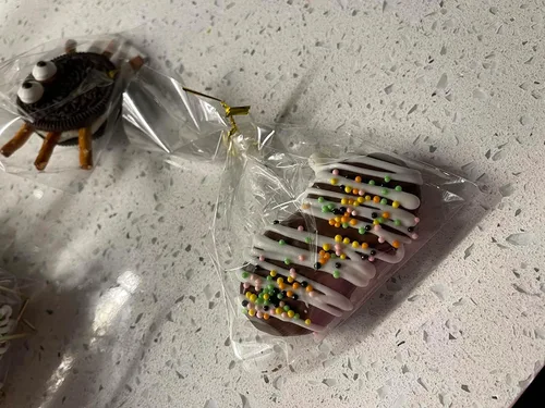 Miniatura 7 de FUNNYARD 200 bolsas transparentes de celofán para golosinas de celofán de 4 x 6 pulgadas con lazos giratorios de 4 pulgadas para regalo de boda