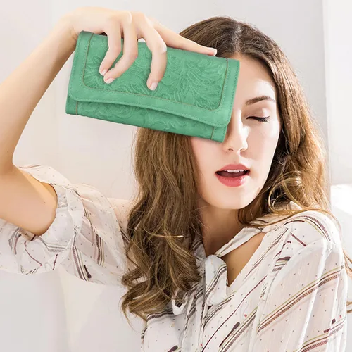 Miniatura 30 de MEITRUE Cartera de cuero para mujer, con bloqueo RFID, triple pliegue, con relieve, soporte para tarjetas, organizador de chequera para teléfono