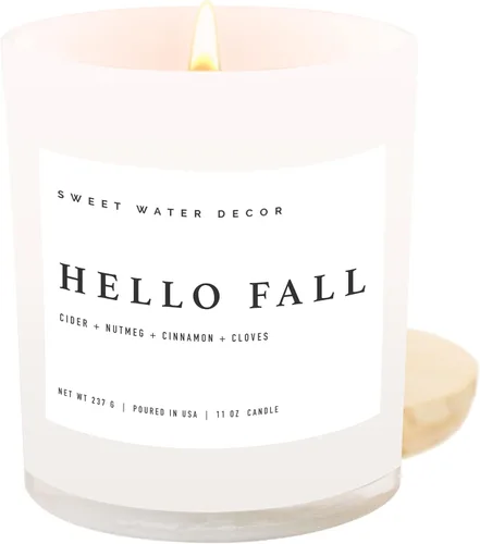 Sweet Water Decor - Vela de soja Hello Fall, aroma manzanas con canela, clavo de olor y nuez moscada de otoño, mecha de 100% algodón, frasco blanco