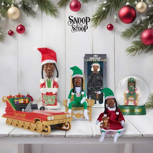 Miniatura 7 de Snoop Dogg Paquete de expansión de pijama, bata roja con oso de peluche para Snoop en el escalón, divertido, Papá Noel secreto
