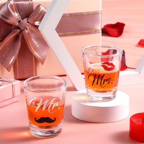 Miniatura 4 de 2 copas de vino de Mr and Mrs para novios, regalos de boda de 2 onzas, vasos de chupito sin tallo para bodas, fiestas, recién casados, parejas