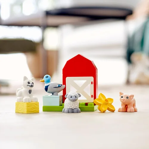 Miniatura 4 de LEGO DUPLO Town Farm Animal Care 10949 Juguete para niños pequeños, niñas y niños de 2 años más con figuras de pato, cerdo, oveja y gato, juguetes