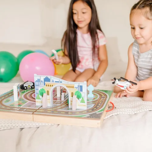 Miniatura 8 de Melissa & Doug Ciudad de mesa de madera desmontable de 18 piezas, 4 vehículos de rescate, piezas de juego, puente