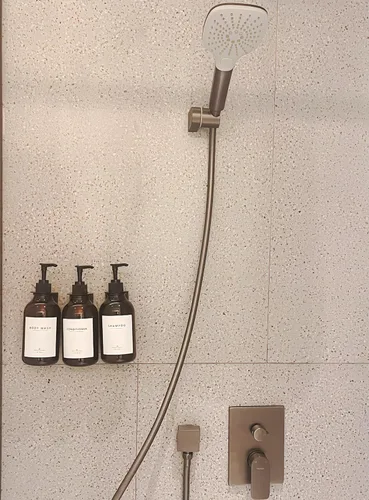 Miniatura 4 de Dispensador de champú y acondicionador, dispensador de champú para pared de ducha, 3 cámaras, dispensador de jabón de ducha sin taladro, dispensador