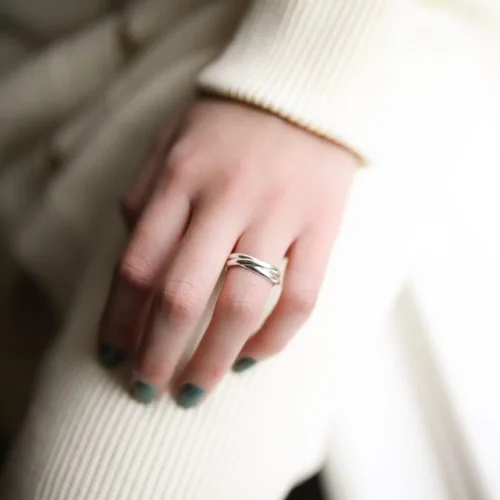 Miniatura 8 de Bestyle Anillos entrelazados para mujeres y niñas, anillos cruzados apilables de acero inoxidable en tono plataorooro rosanegro, anillo de promesa