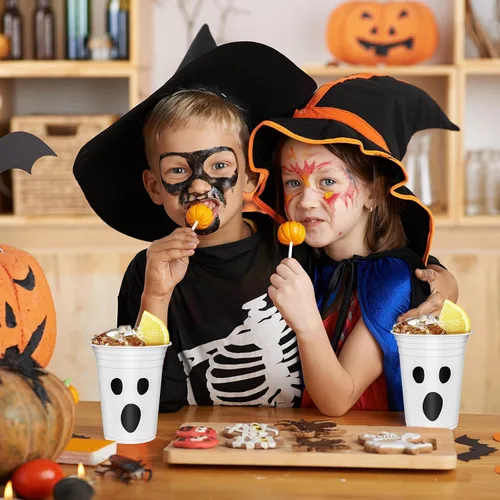 Miniatura 4 de 50 vasos de plástico de Halloween de 12 onzas con diseño de fantasma blanco y negro, tazas desechables espeluznantes para fiestas de Halloween