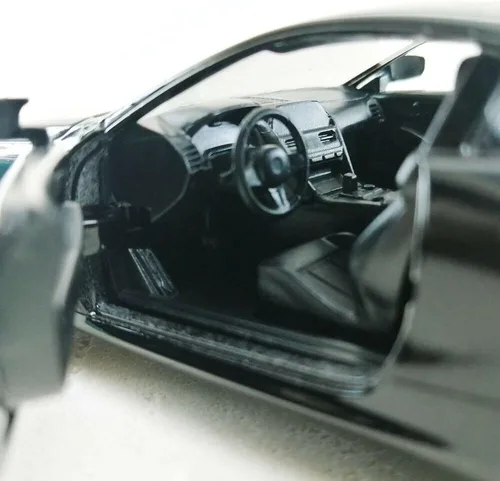 Miniatura 9 de KiNSMART BMW M8 Competition - Coche de juguete modelo de metal fundido a presión a escala 1:36 de 5 pulgadas, color negro y rojo con acción