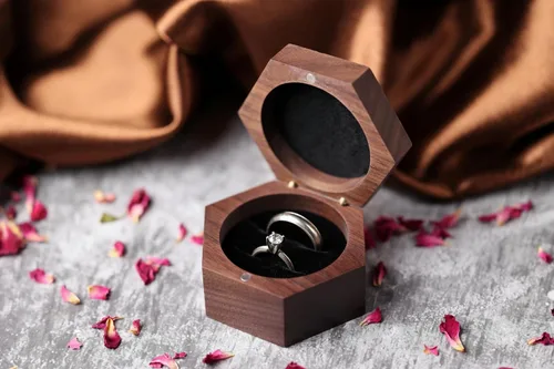 Miniatura 4 de Personalized Wedding Ring Box for wedding Ceremony, Custom Double Ring Holder - By NorthStar Engraving