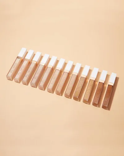 Miniatura 4 de FLOWER BEAUTY By Drew Barrymore Light Illusion Corrector de cobertura completa, difusa ojeras oscuras debajo de los ojos + imperfecciones borrosas