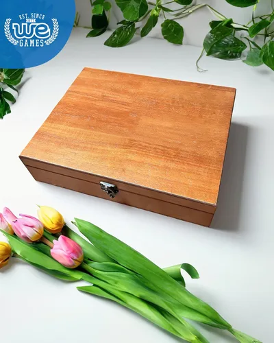 Miniatura 31 de Old World caja de tesoro de madera con pestillo de metal.