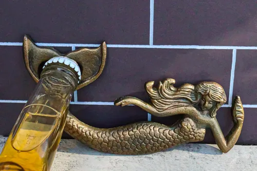 Miniatura 5 de Ebros Gift Rústico Vintage Hierro Fundido Metal Bronce Náutico Costero Sirena Sirena Sirena Mano Soda Cerveza Botella Tapa Abridor Como Sirenas Bajo