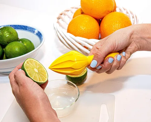 Miniatura 8 de Prepara Juicy Juice - Escariador manual de cítricos para limones, limas y naranjas, amarillo