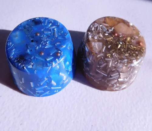 Small Tower Buster Crystal Orgone Generator Acumulador de Energía 528Hz/7.83Hz/Advance Armónicos Muchos hermosos ingredientes y colores!! (1 Tru 1