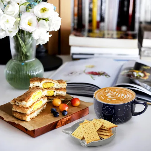 Miniatura 6 de Cididu Juego de 2 Lindas Tazas de Cerámica con Gato con Tapa, Tazas de Café de Leche de 10 OZ con Posavasos, Linda Taza de Té Kawaii para Desayuno