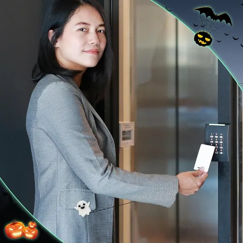 Miniatura 7 de Fulmoon Carrete retráctil de insignia de Halloween, 6 unidades, que brilla en la oscuridad, soporte para identificación de enfermera con clip