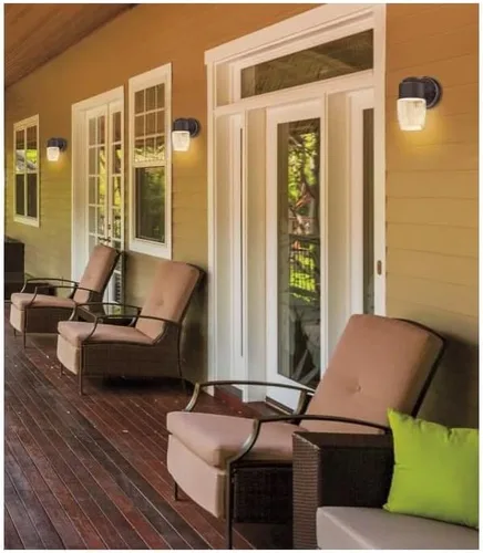 Miniatura 2 de Westinghouse Lighting 6106900 - Lámpara LED de pared para exteriores con sensor de atardecer a amanecer, acabado de bronce aceitado con vidrio