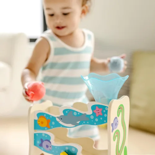Miniatura 8 de Melissa & Doug Rollables Ocean Slide - Juguete de caída de pelotas de madera para bebé, 5 piezas de juguetes para bebés con temática oceánica