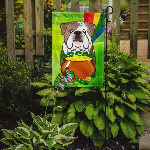 Miniatura 2 de Caroline's Treasures BB1963GF Bandera de Bulldog Inglés para el Día de San Patricio para el jardín, bandera decorativa para patio exterior, patio