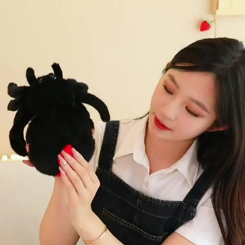 Miniatura 6 de Juguete de peluche de araña, suave peluche Kawaii de Halloween de 10 pulgadas, decoración de regalo para niños y adultos (negro)