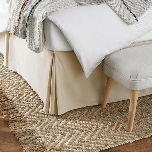 Miniatura 16 de Amazon Basics Falda de cama ligera plisada suave, lavable a máquina, tamaño King, color blanco hueso, sólido Blanco roto