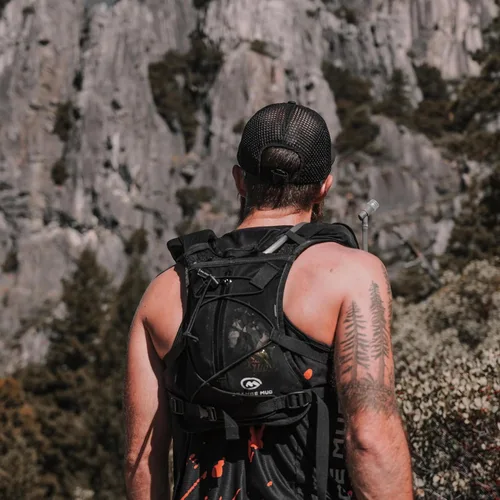 Miniatura 8 de Orange Mud Endurance Pack V3.0 Chaleco para Correr – Mochila de Hidratación de 2L para Trail Running, Senderismo y Ciclismo – Malla Ligera