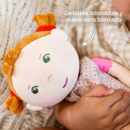 Miniatura 6 de HABA Snug-up Roya - Muñeca suave con pelo rojo y cara bordada, muñeca lavable