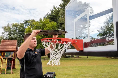 Miniatura 19 de Goalrilla El bloqueador de llantas de baloncesto protege tu aro con un sistema de bloqueo, color negro