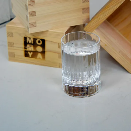 Miniatura 3 de Luigi Bormioli Bach - Vasos de licor de 2.25 onzas, juego de 4 unidades, bordes finos cortados con láser, base gruesa duradera, hechos de cristal
