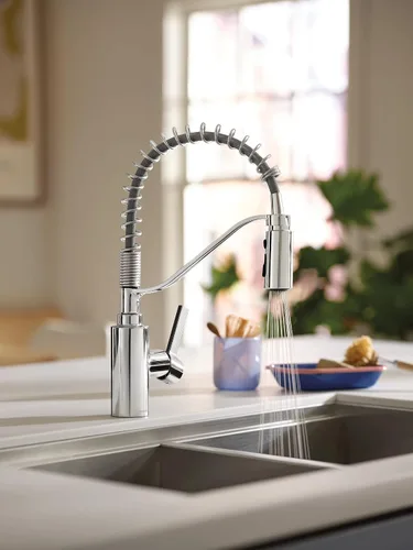 Miniatura 7 de Moen Genta LX - Grifo de resorte con potenciador de potencia, grifo de cocina moderno con un mango, enjuague previo, fácil instalación, cromo, 5926