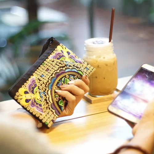 Miniatura 10 de Sabai Jai - Bolso de pulsera para teléfono inteligente - Carteras de embrague bordadas a mano Boho