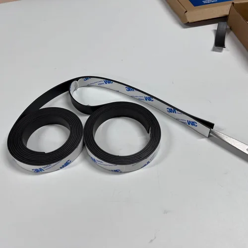 Miniatura 6 de Cinta magnética adhesiva A+B (6.6 pies + 6.6 pies), tiras magnéticas con respaldo adhesivo para puertas y pantallas de ventanas, rayas magnéticas