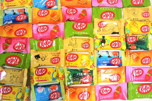 Miniatura 6 de Caja de golosinas japonesas DagashiBox con surtido de 70~80 barras de KitKat, 8 bolsas, dulces Dagashi para niños y adultos, divertido regalo