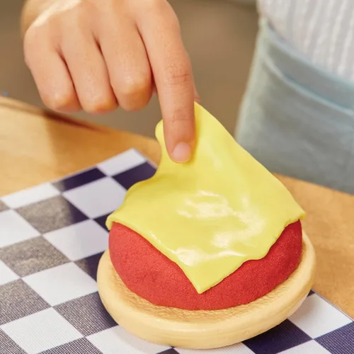 Miniatura 5 de Little Tikes Creative Chefs - Kit de hamburguesa con queso y papas fritas con 22 accesorios, juego de cocina para niños y niñas a partir de 3 años