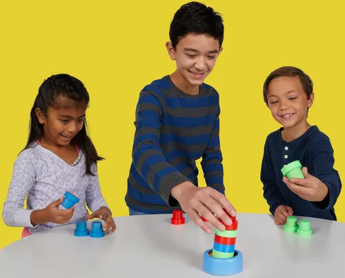 Miniatura 5 de Copa Slam, Speed and Color Matching Cups Kids and Family Game by blue orange Games para 2 a 4 jugadores. Recomendado para niños de 6 años en adelante