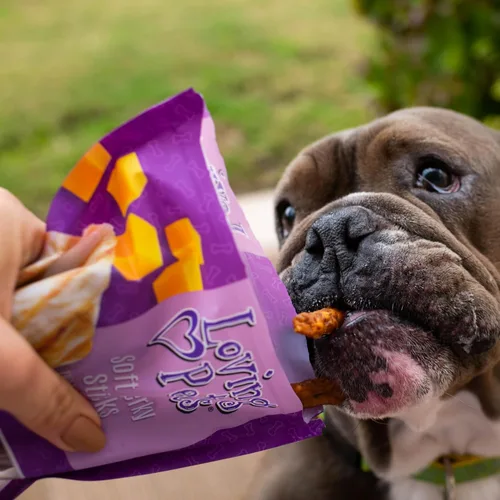 Miniatura 7 de Loving Pets - Golosinas para perros masticables suaves (forma de palo, receta de pollo y queso) hechas en EE.UU