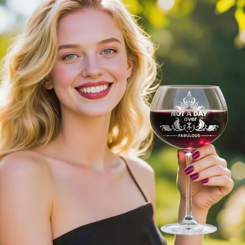 Miniatura 5 de Regalos para mujeres, "Not a Day Over Fabulous" Copas de vino personalizadas, Regalos de cumpleaños, Copas de vino, Regalos del día de la madre