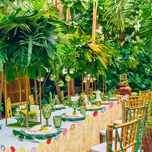 Miniatura 4 de 3 paquetes de faldas de mesa hawaianas de hierba Luau de 108 x 30 pulgadas, hibisco tropical Luau, decoraciones de fiesta, faldas de mesa hawaianas